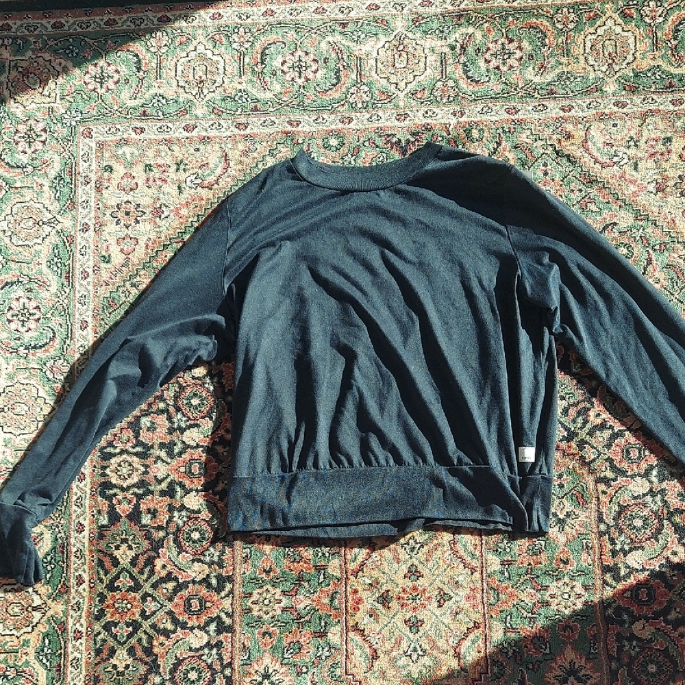 Vuori Crew Neck Light Weight Sweater